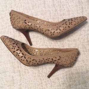 Classic Nude Pumps + Feminine Details